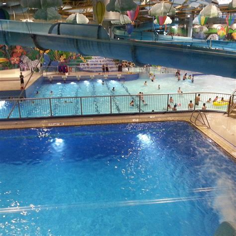 Village Square Leisure Centre .